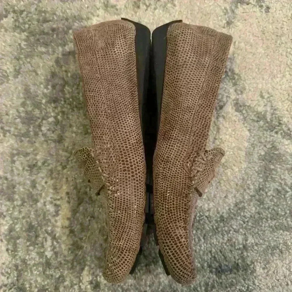 Women’s Brown VAN ELi Loafers - Picture 4 of 9